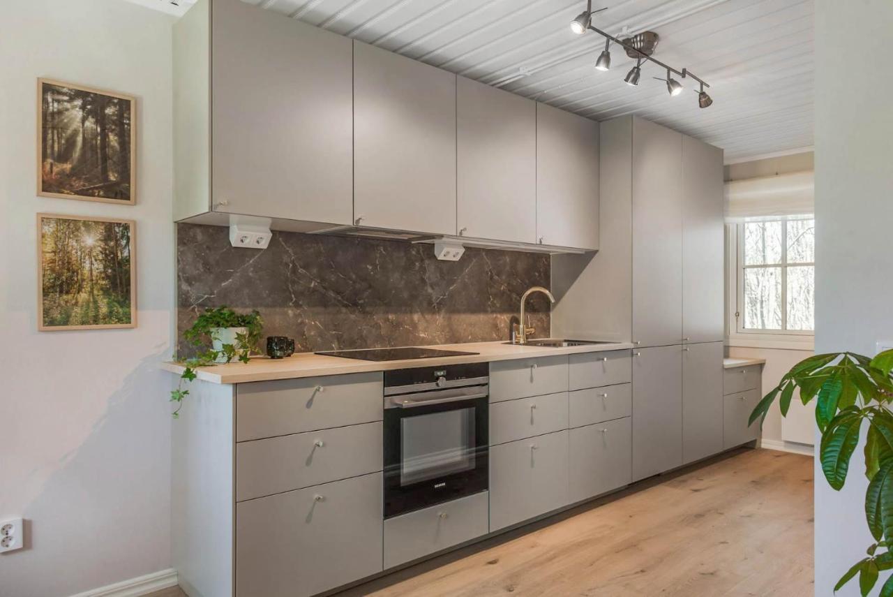 Nyrenoverat Gardshus Pa Havstomt Med Hoeg Standard Örnsköldsvik Esterno foto